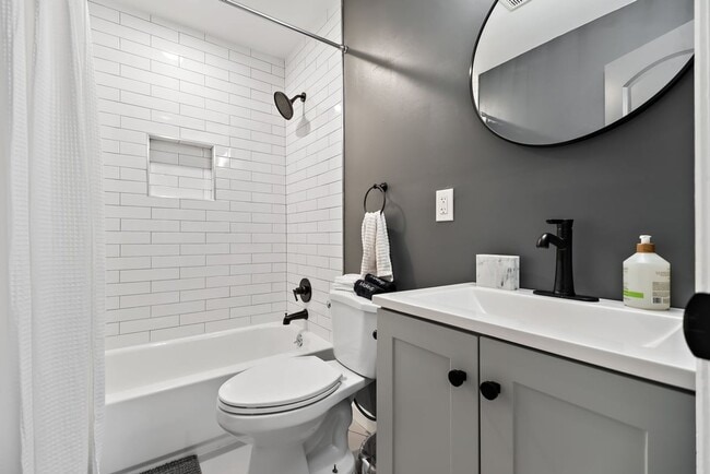 Building Photo - 1301 E 67th St