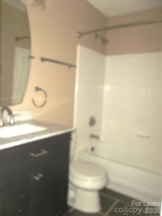 Building Photo - 115 W Bank Dr