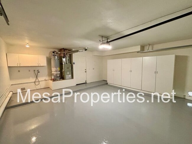 Building Photo - 932 W Arrow Hwy