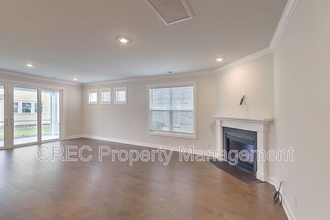 Building Photo - 166 Whaler Ave