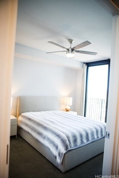 Building Photo - 987 Queen St