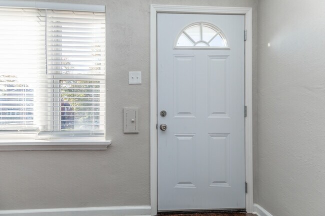 Building Photo - 6061 Potomac St