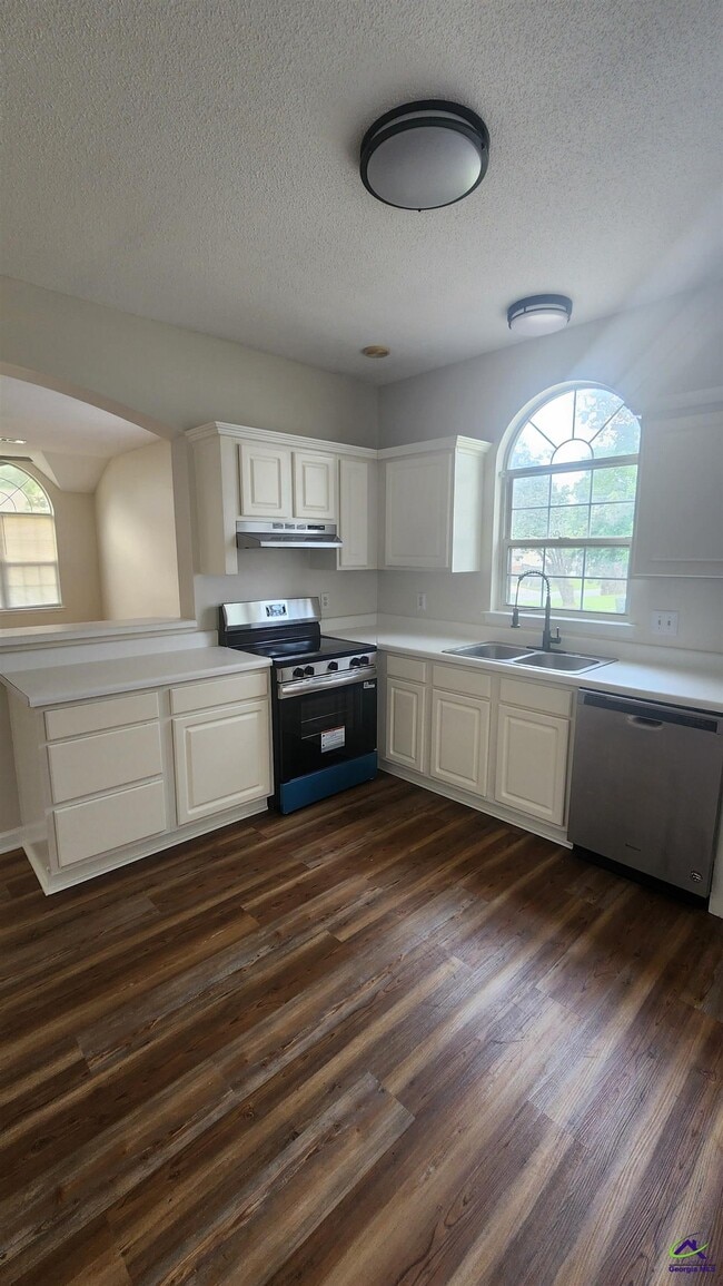 Building Photo - 80 Hamilton Woods Dr