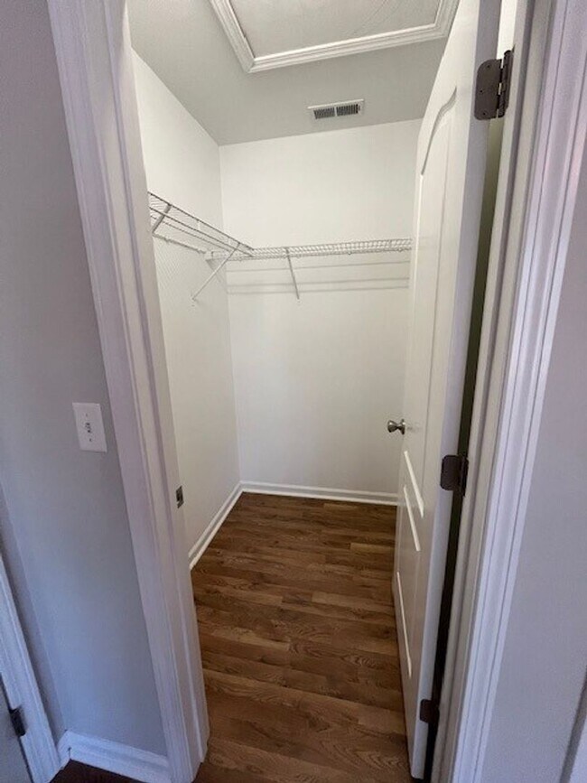 Building Photo - 3308 Greenridge Way