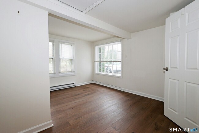 Building Photo - 121 Westport Rd