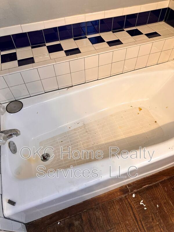 Building Photo - 2144 NW 36th St