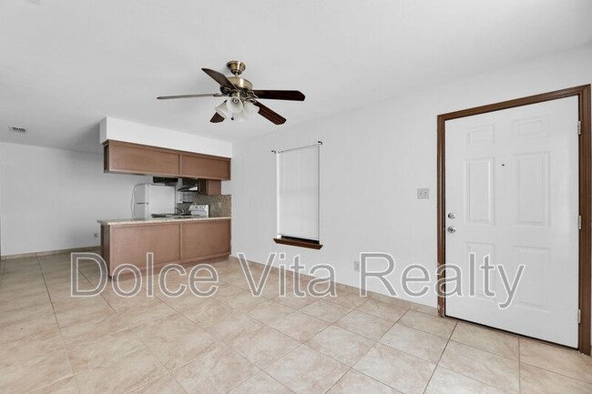 Building Photo - 2716 N 31st St