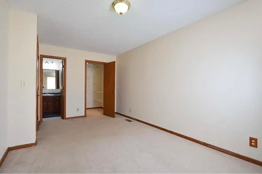 Building Photo - 1244 Ferndale St N