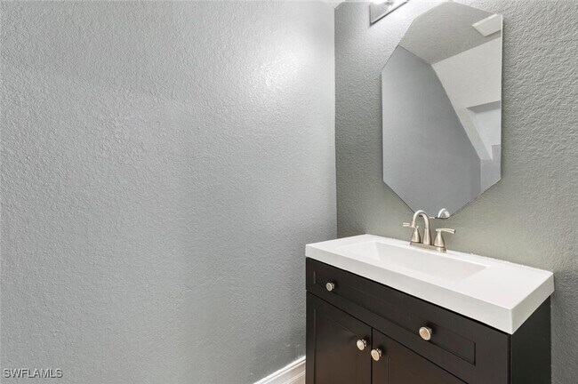 Building Photo - 9472 River Otter Dr