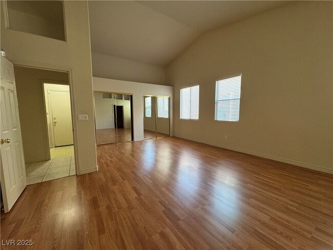 Building Photo - 1323 Dream Valley St