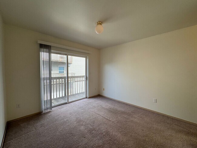 Building Photo - 1501 H St