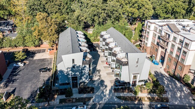 Building Photo - 1072 Kenilworth Ave