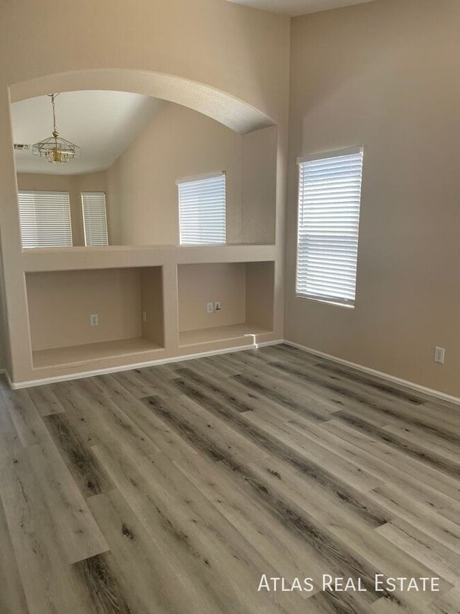 Building Photo - 5366 N Ormondo Way