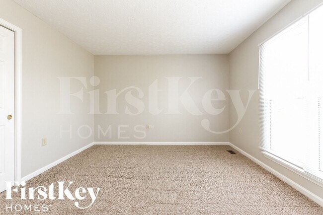 Building Photo - 2204 Valley Creek W Ln