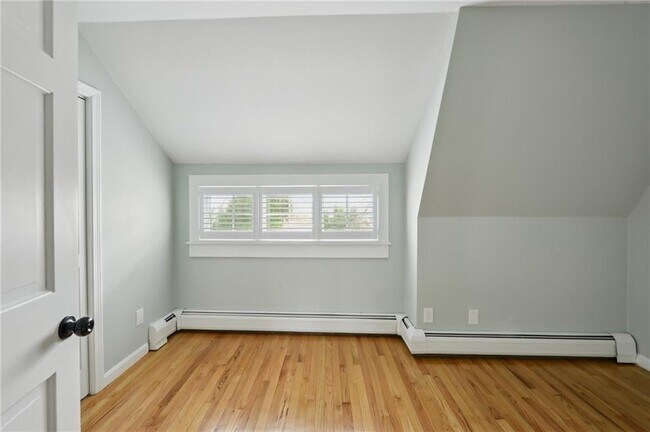 Building Photo - 450 Ocean Rd