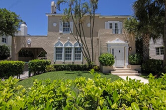 Building Photo - 211 Seaspray Ave