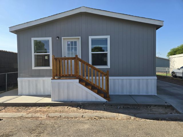 Primary Photo - 3401 N Walnut Rd