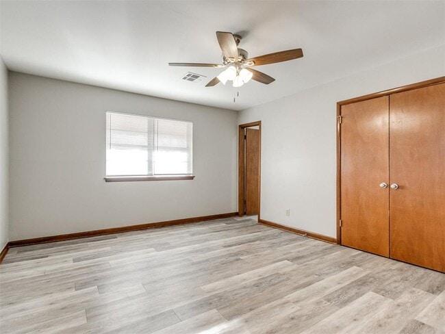 Building Photo - 421 Foreman Ave