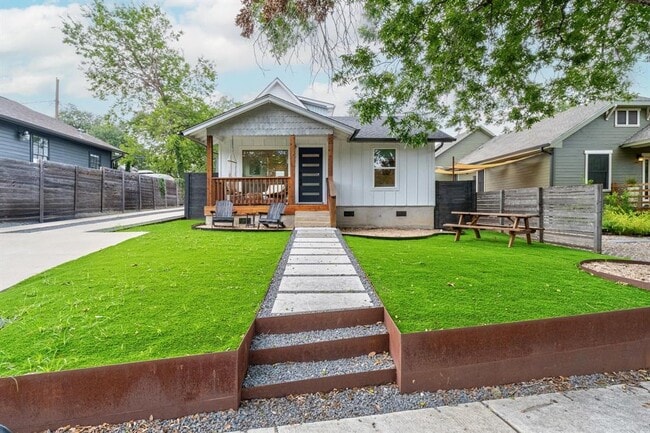 Building Photo - 3005 Kuhlman Ave