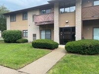 Building Photo - 7538 Manor Cir