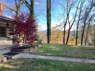 Building Photo - 202 N Spring St