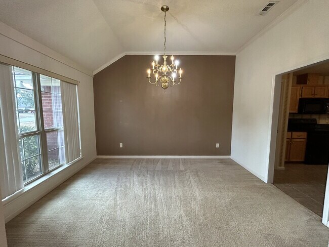 Building Photo - Home For Rent