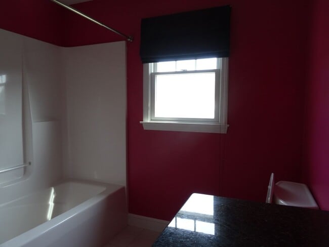 Building Photo - Modern 2Br-1.5Ba Townhouse in East Weymouth