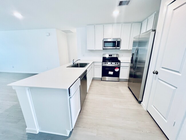 Building Photo - 3090 Mallorca Dr