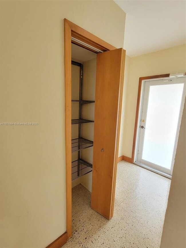 Building Photo - 7400 Harding Ave