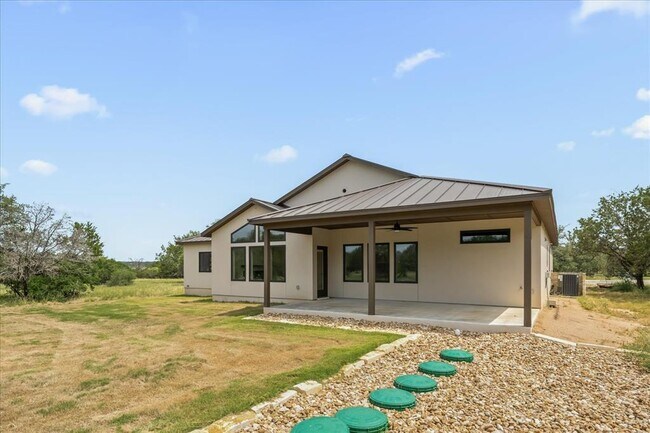 Building Photo - 114 Rolling Hill