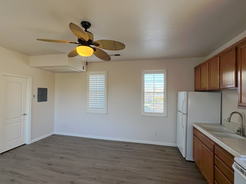 Building Photo - 606 Leah Ln