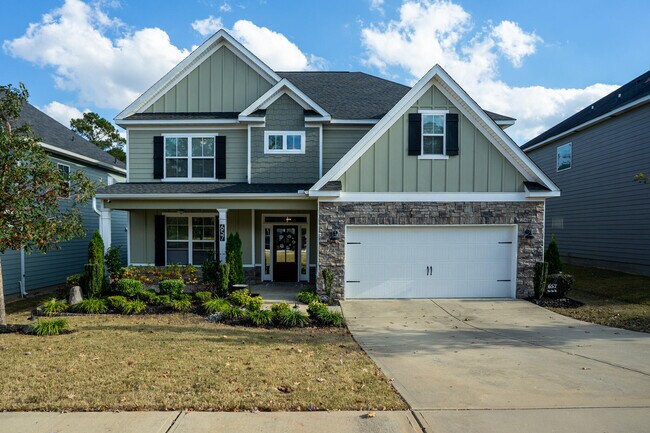 Building Photo - 657 Tree Top Trl