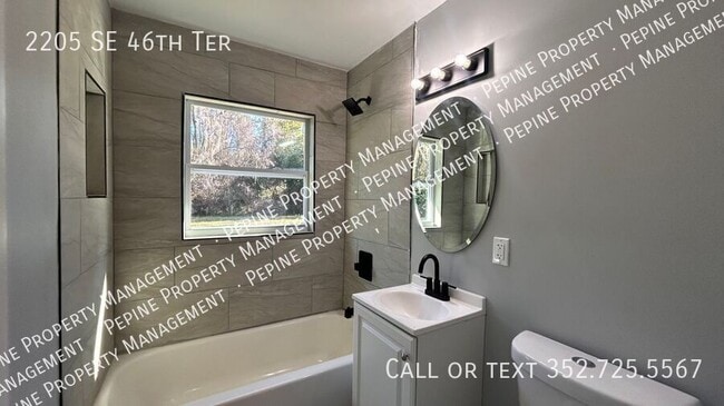 Building Photo - 2205 SE 46 Terrace