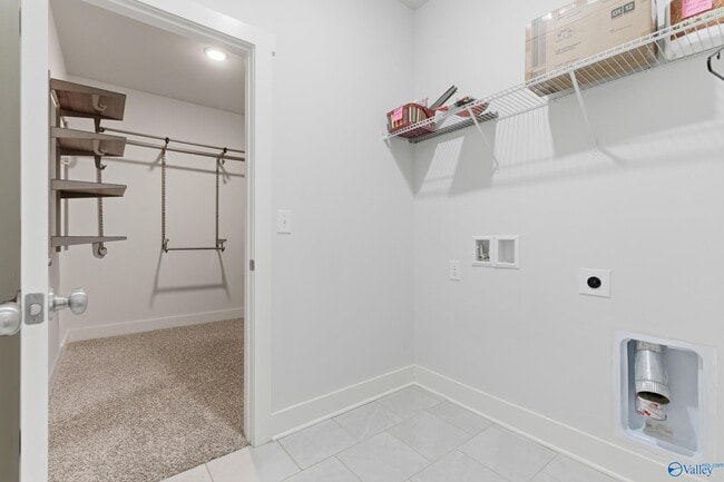 Building Photo - 8 Desert Oak Ct SW
