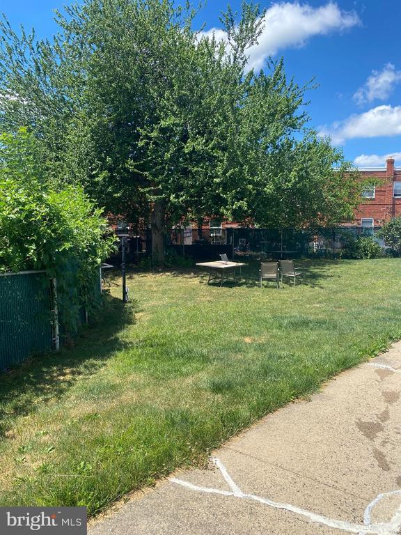 Building Photo - 2628 Welsh Rd