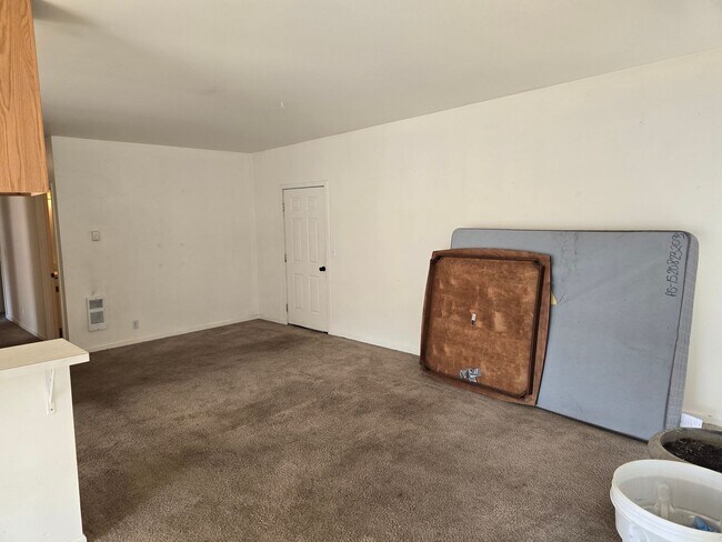 Building Photo - 190 - Adams Street Apartments - "The Canoe Club" Bldg 3