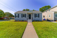 Building Photo - STUNNING 3 BED SINGLE FAMILY HOME!!