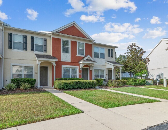 Building Photo - **NEWLY REMODELED ** MAINTENANCE FREE TOWNHOME/ NO APPLICATION FEES**