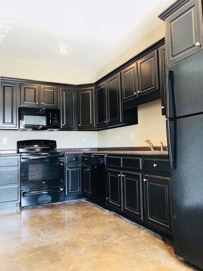 Building Photo - 4307 Savannah Hills Dr