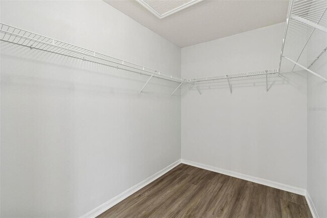 Building Photo - 18154 Sandy Pointe Dr