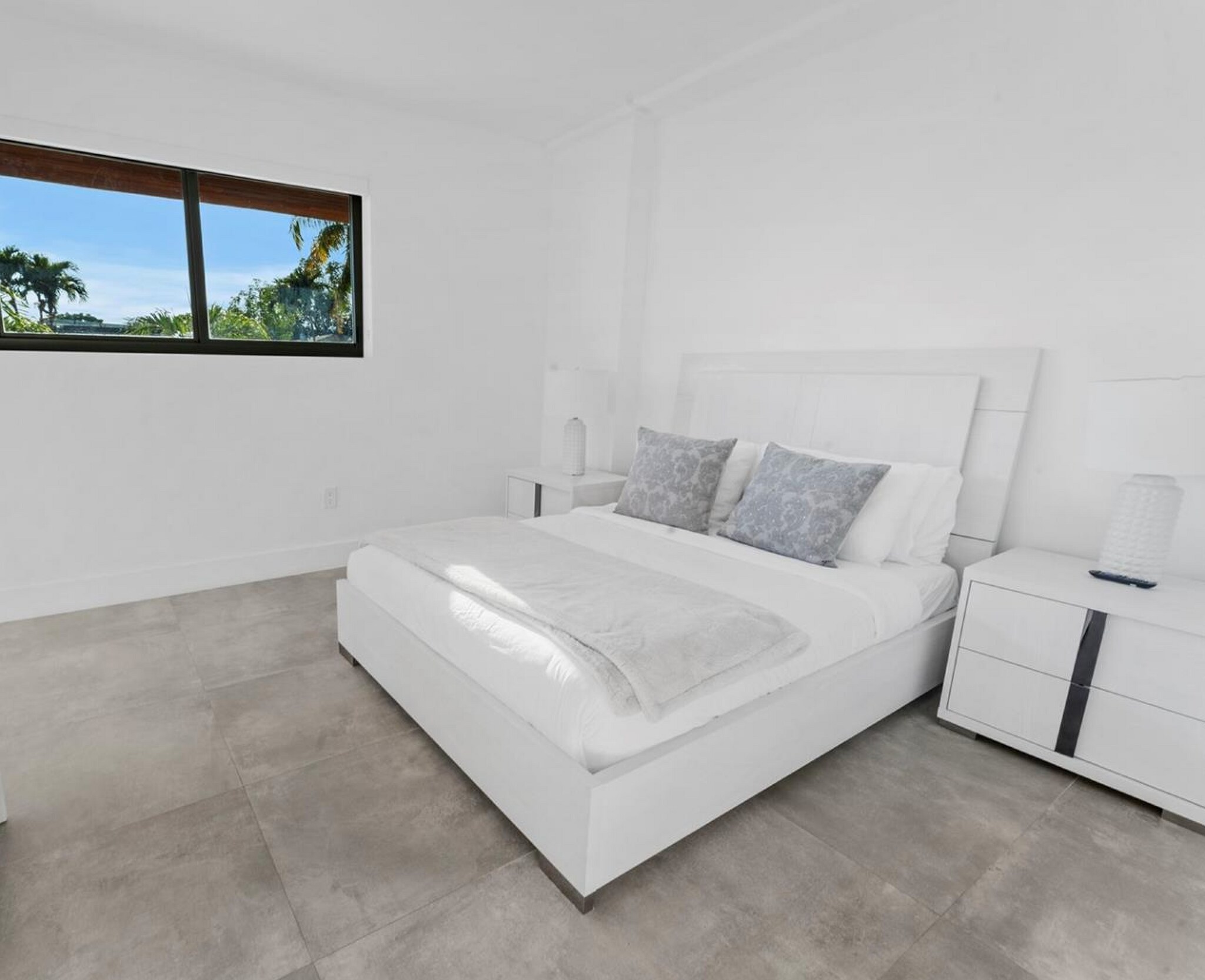 Building Photo - 7610 Bayside Ln