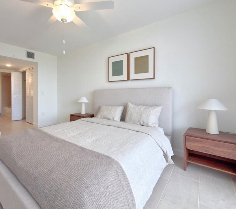 Building Photo - 11240 Northwest Dr