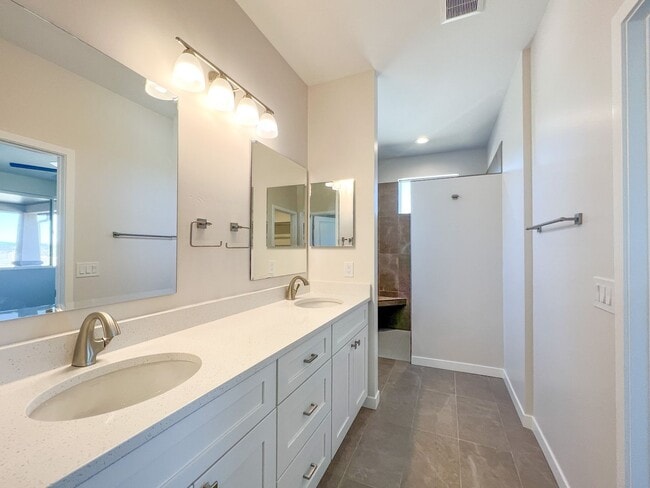 Building Photo - 1496 Sangria Dr