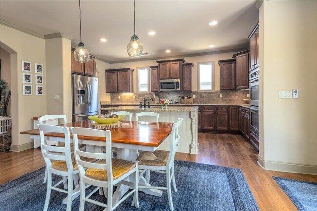 Building Photo - 5208 Prairie Sky Dr