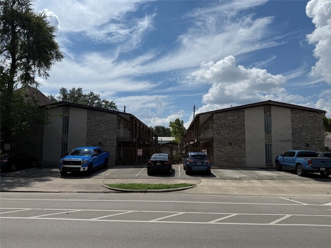 Primary Photo - 1447 Heights Blvd