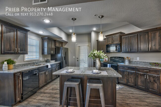 Building Photo - Parkview Apartments - Available October 10th