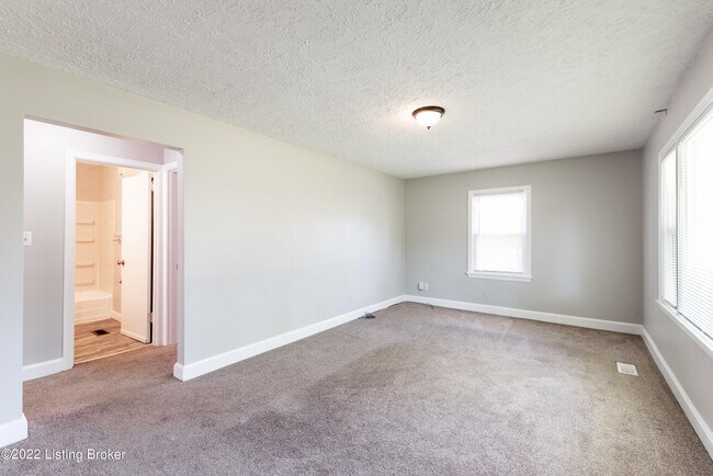 Building Photo - 1008 Meadow Hill Rd