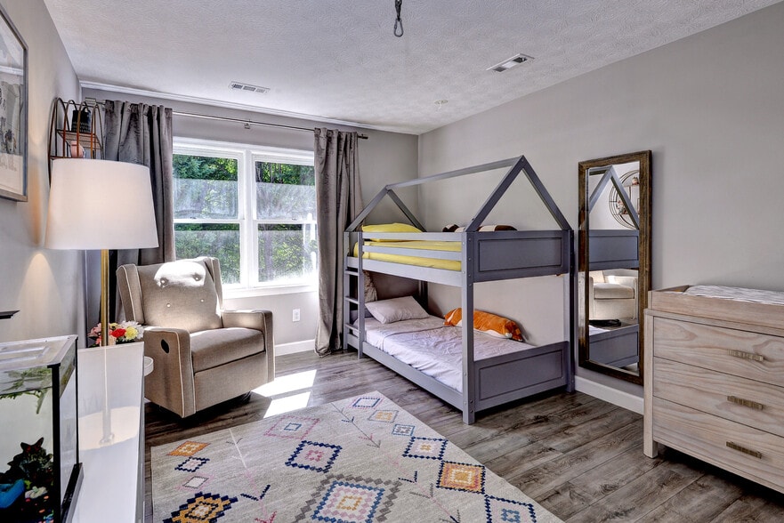 Building Photo - 5104 Salisbury Mews
