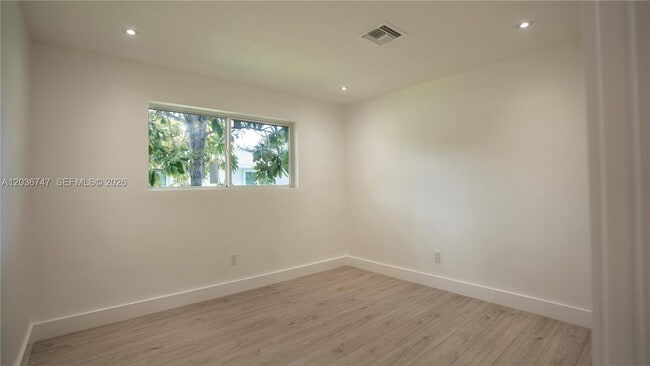 Building Photo - 15340 SW 85th Ave