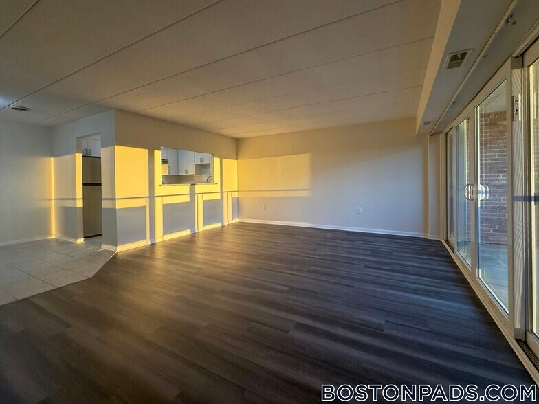 Building Photo - 51 Hill Rd